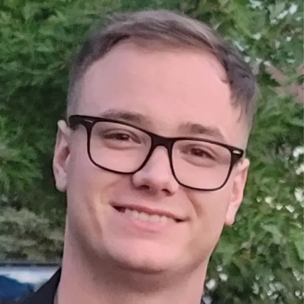 Headshot of Caleb Harris.